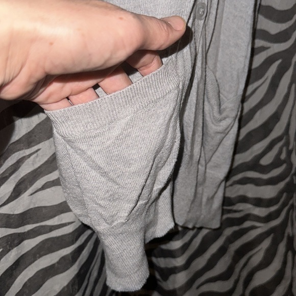 Women’s light grey cinched button down vest with pockets - Picture 3 of 5